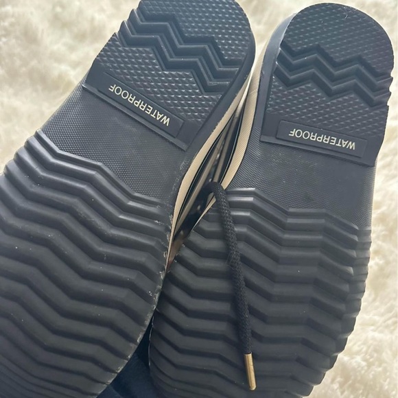 Women’s Sorel Joan of Arc winter boot. Size 7, like new - Picture 4 of 4